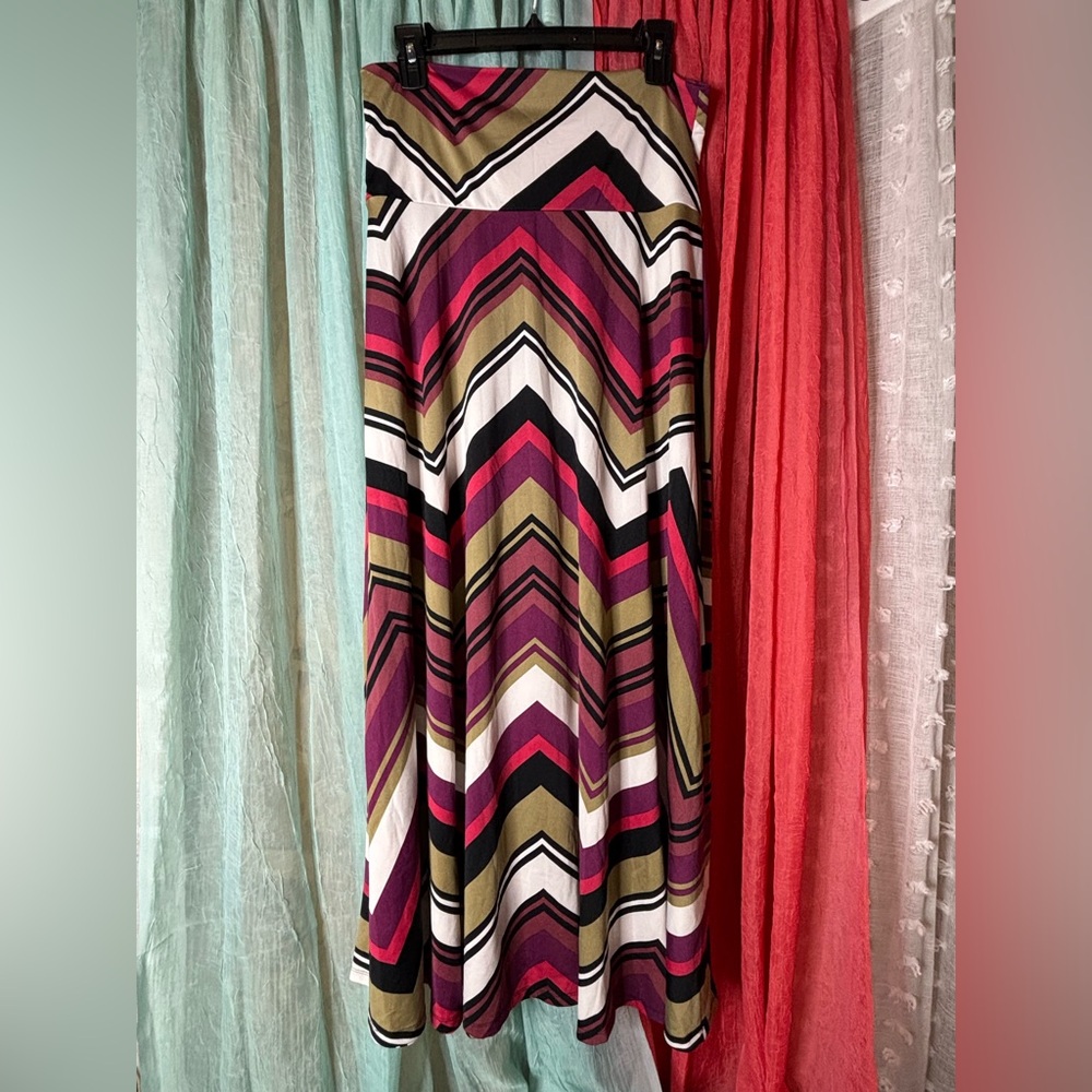 New Directions Multicolor Chevron Maxi Skirt